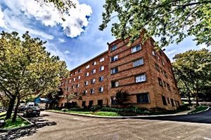 Columbia-Knoll-Exterior-Photo.jpg Columbia-Knoll-Exterior-Photo.jpg